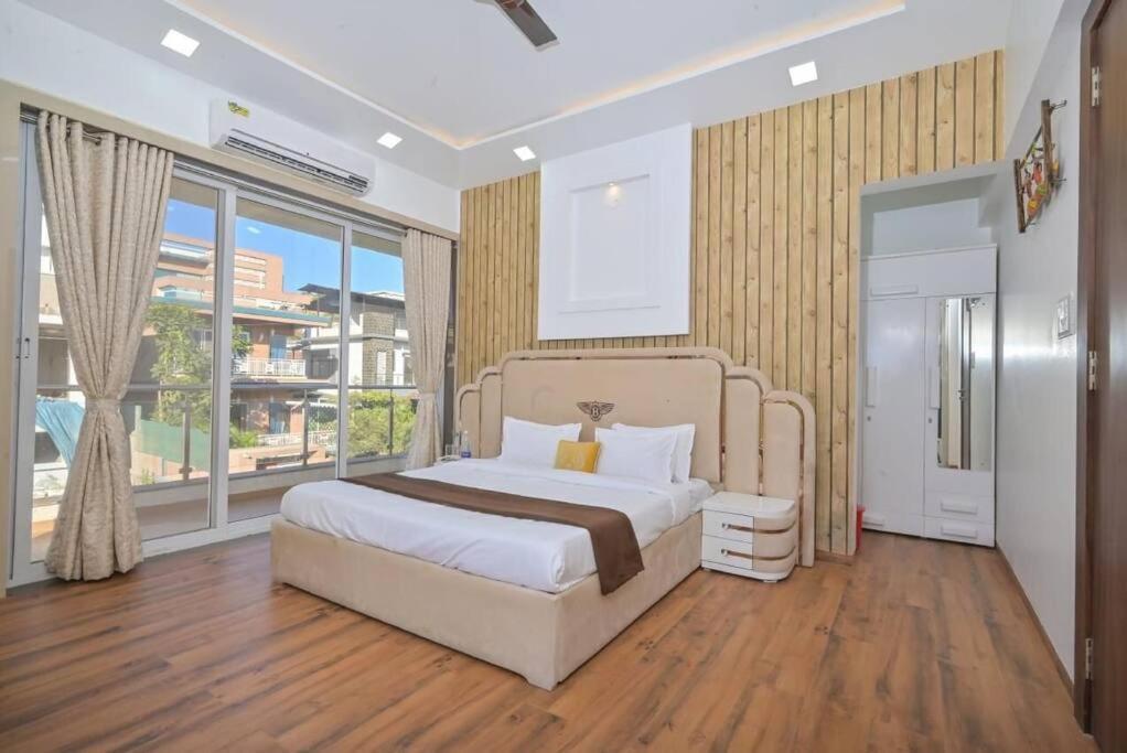 לונבלה Royal Paradise Villa מראה חיצוני תמונה