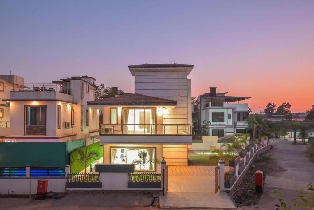 לונבלה Royal Paradise Villa מראה חיצוני תמונה